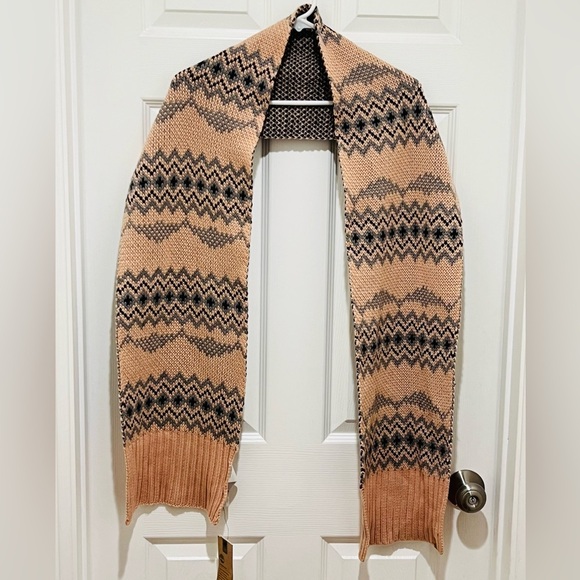 Timberland Accessories - NWT Timberland Knit Scarf in Peach and Tan winter